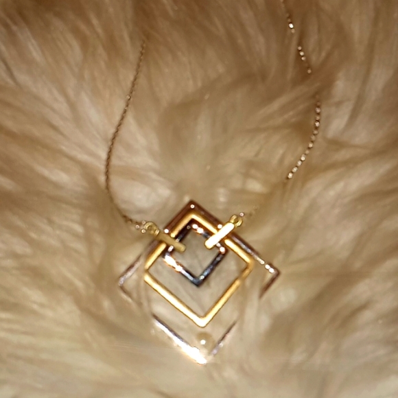 Vantel Pearls Echo Necklace - Picture 4 of 13